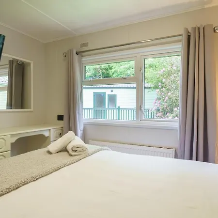 Three Trees - Hot Tub & Dog-friendly - White Cross Bay Windermere