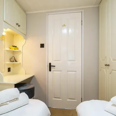 Three Trees - Hot Tub & Dog-friendly - White Cross Bay Windermere