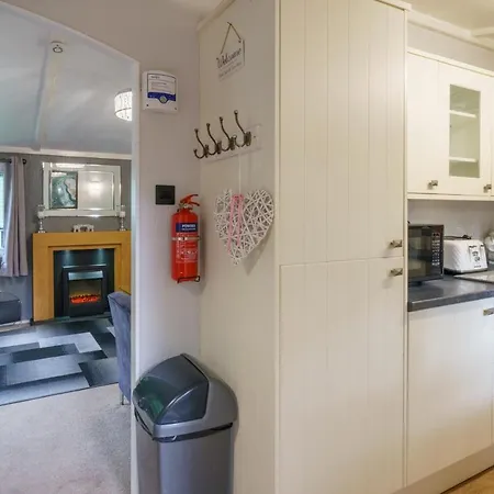 Holiday home Three Trees - Hot Tub & Dog-friendly - White Cross Bay *