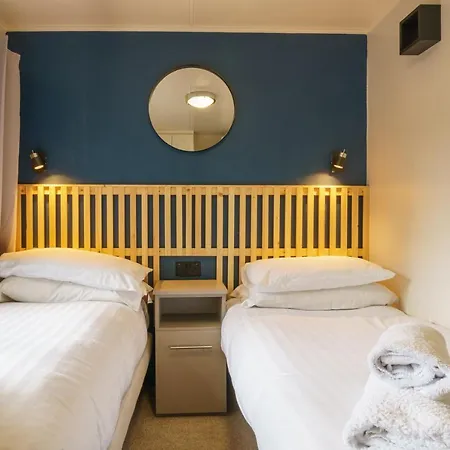 Three Trees - Hot Tub & Dog-friendly - White Cross Bay Holiday home Windermere