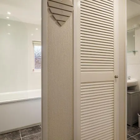 Three Trees - Hot Tub & Dog-friendly - White Cross Bay * Windermere